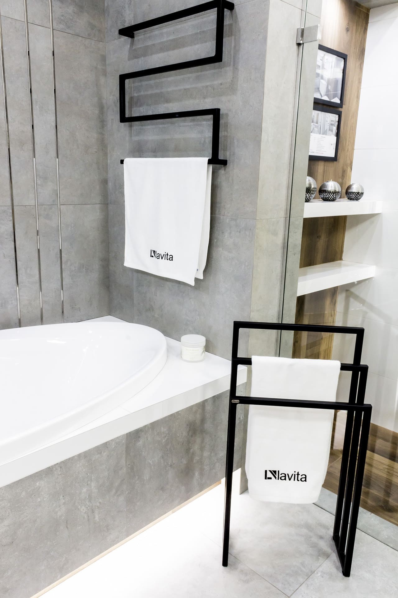 Handtuchständer SERAM 600 – minimalistisches Design in Mattschwarz